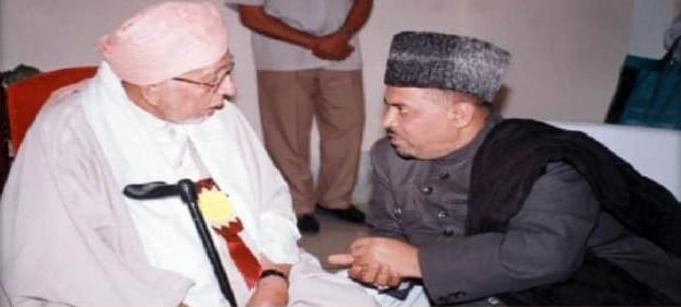 With Hazrath Syed Mohammed Ali Hussaini, Sajjada Nasheen of Gulbarga Shareef