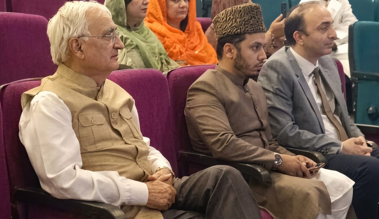 Dr. Syed Murtuza Naqshbandi with former Union Minister of External Affairs Salman Khurshid at the India Islamic Cultural Centre, New Delhi